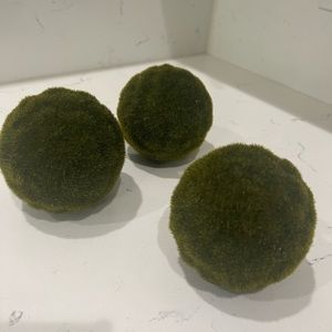 4in decorative moss ball set